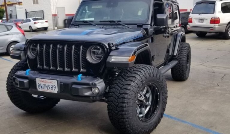 What type of people own and drive Jeep in 2022